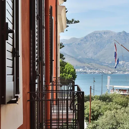 Pensión Luxury 3*